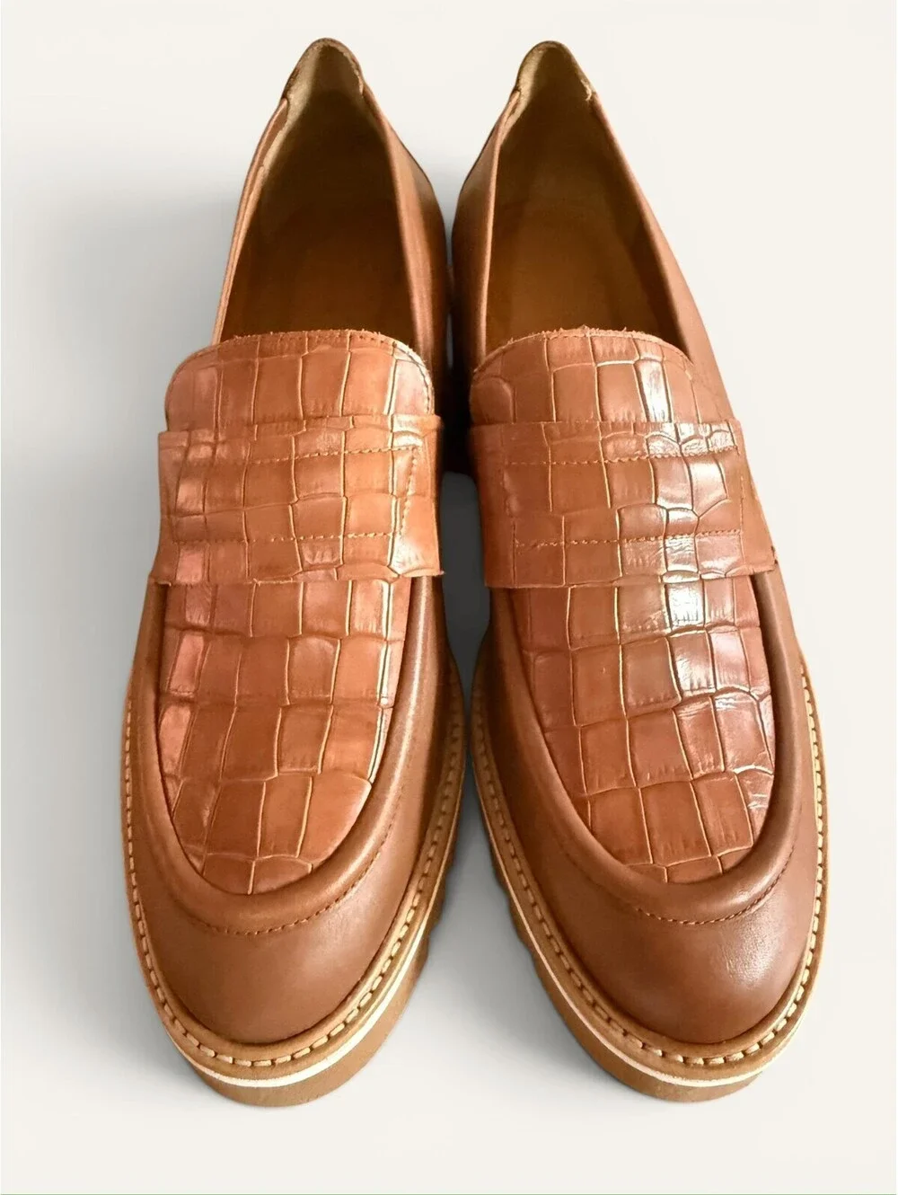 M. Gemi NWOT Elsa Croco Printed Loafers-Size 40.5 / 9.5-Tan
